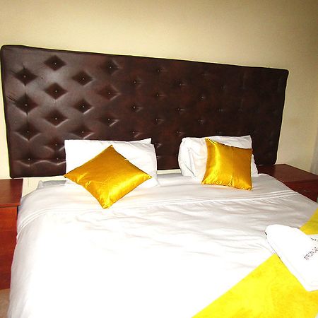המנסקראל African Cave Lodge מראה חיצוני תמונה