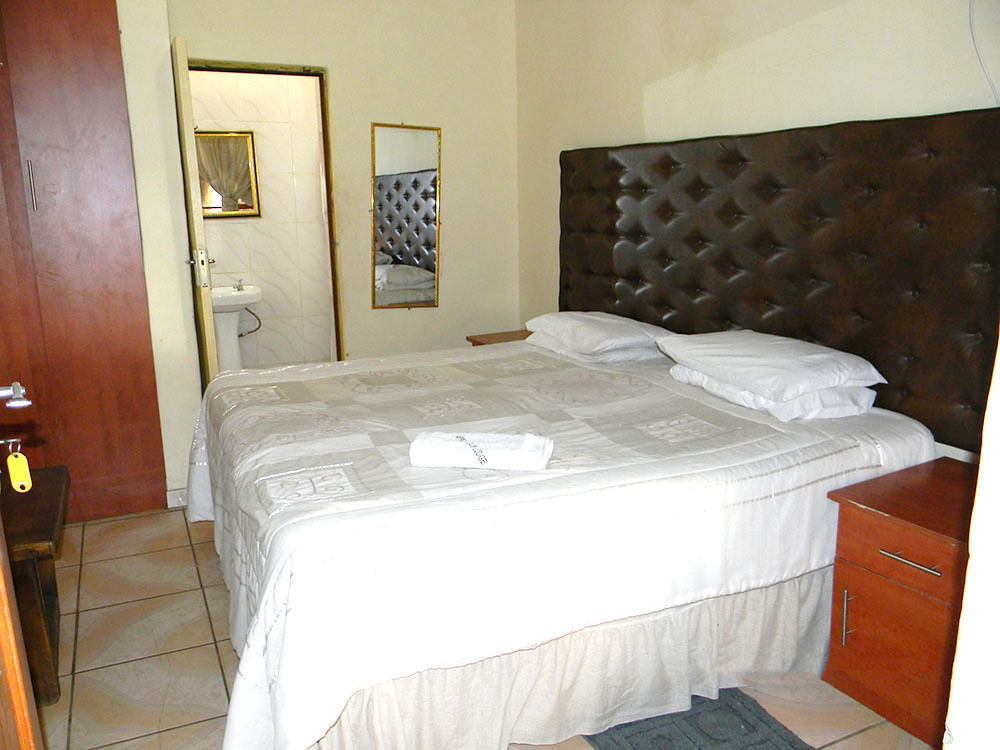 המנסקראל African Cave Lodge מראה חיצוני תמונה