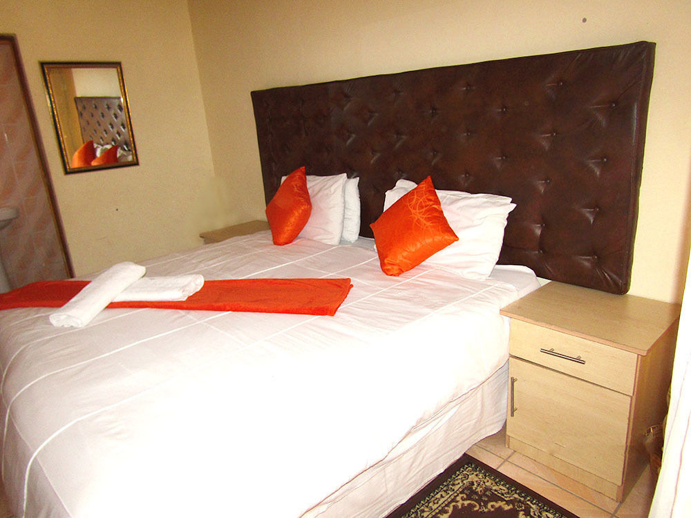 המנסקראל African Cave Lodge מראה חיצוני תמונה