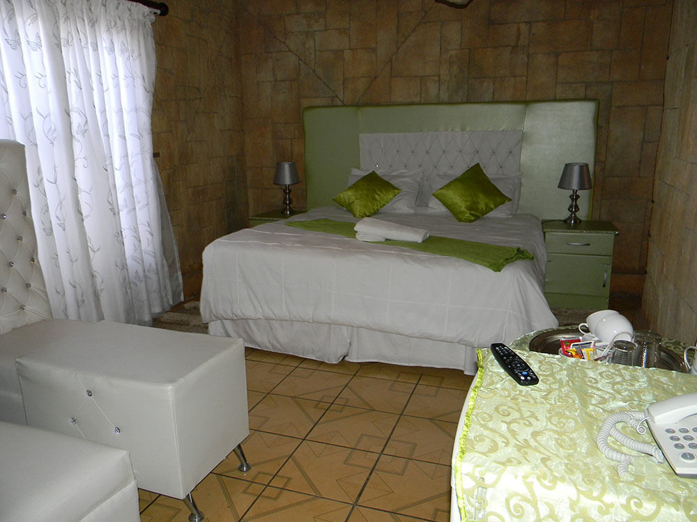 המנסקראל African Cave Lodge מראה חיצוני תמונה