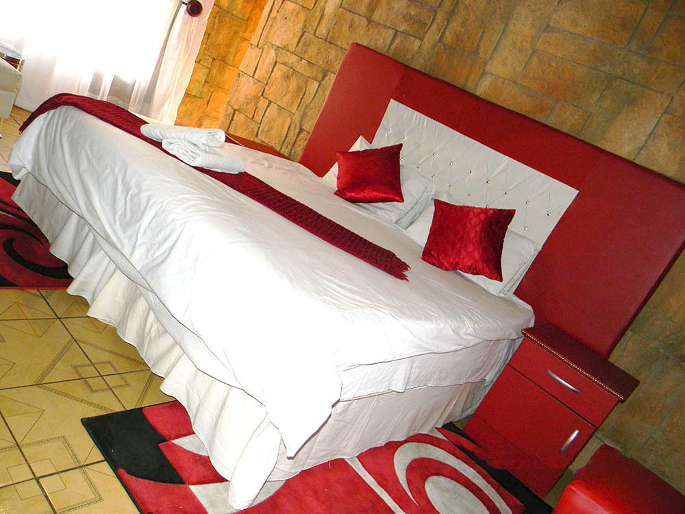 המנסקראל African Cave Lodge מראה חיצוני תמונה