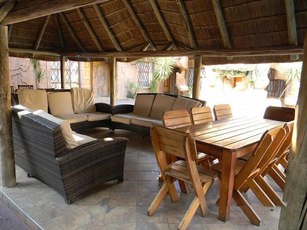 המנסקראל African Cave Lodge מראה חיצוני תמונה