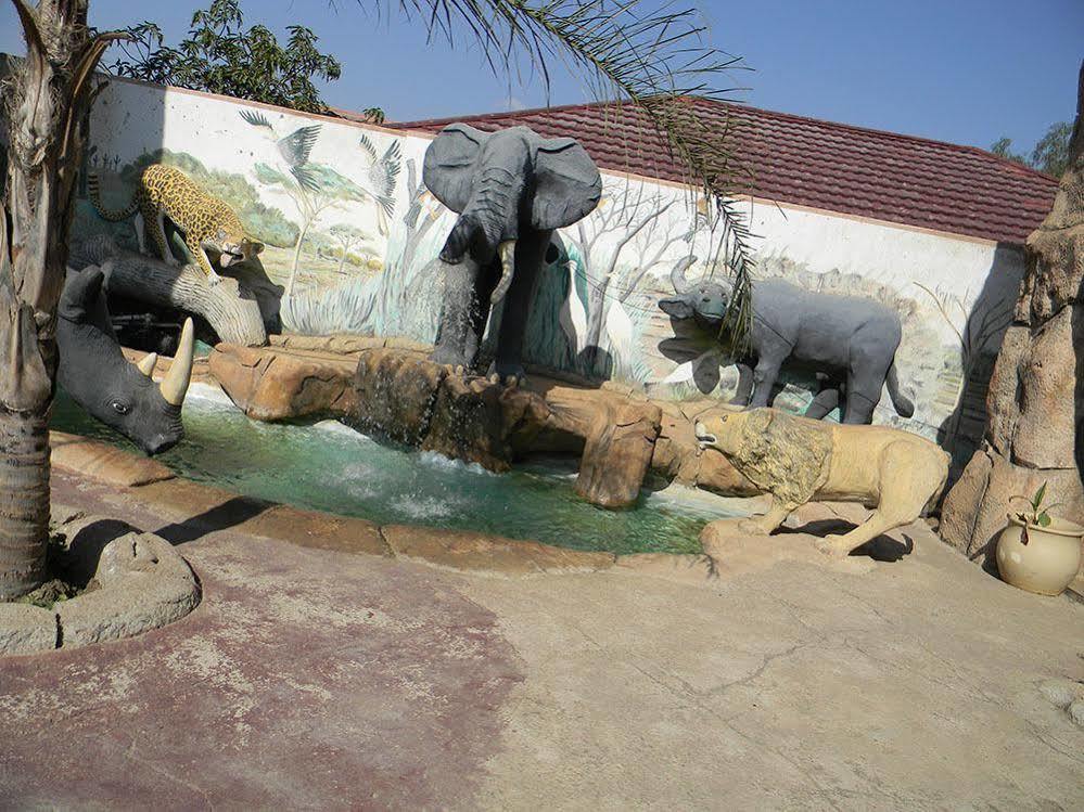המנסקראל African Cave Lodge מראה חיצוני תמונה