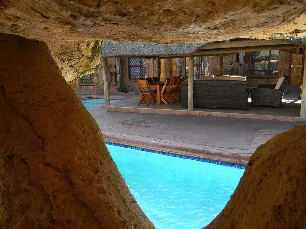 המנסקראל African Cave Lodge מראה חיצוני תמונה